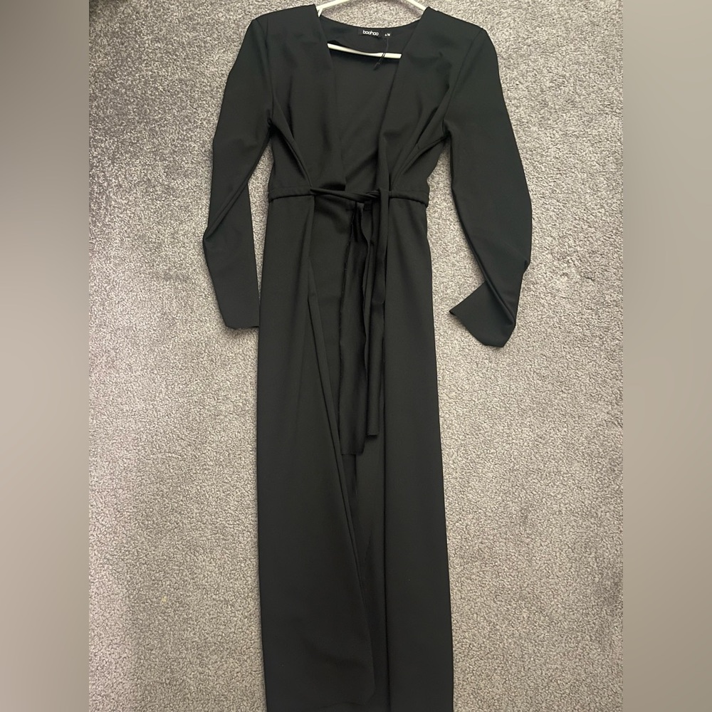 Boohoo S/M black long sleeve cover up. Worn only a few times.